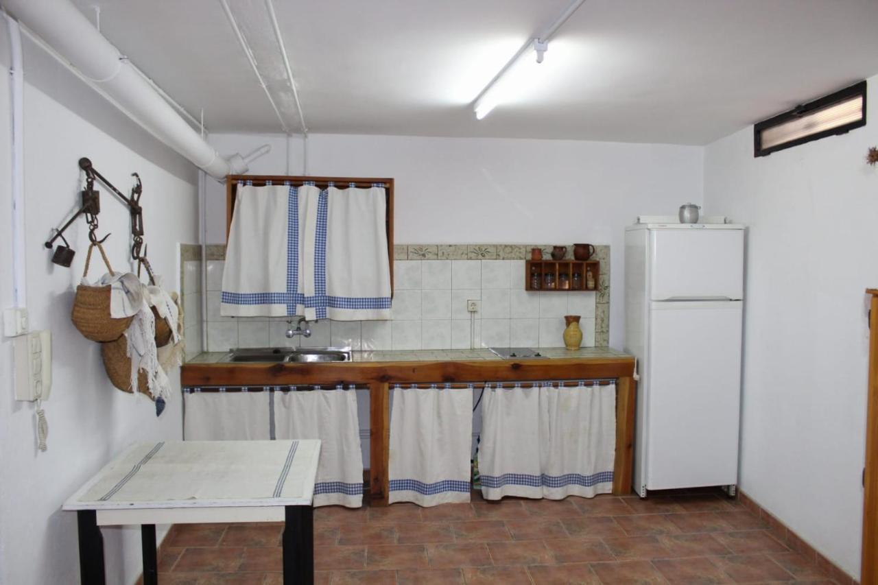 Casa Rural Puerta De La Iglesia Elche de la Sierra Exterior photo
