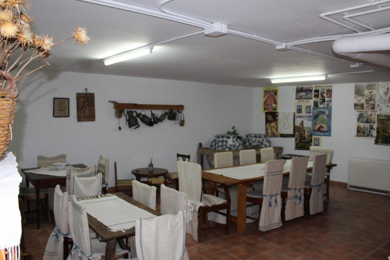 Casa Rural Puerta De La Iglesia Elche de la Sierra Exterior photo
